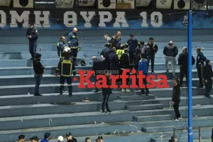 Κατέρρευσε ξύλινη κερκίδα στον αγώνα του Ηρακλή (Φώτος)