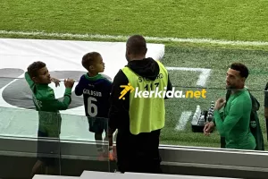 (Φώτος kerkida) Απίθανο σκηνικό με τον Γκόλντσον και τα δύο παιδιά του 