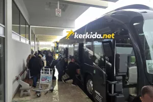 Επιβίβαση στα λεωφορεία 