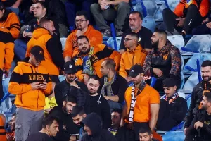 ΦΩΤΟΡΕΠΟΡΤΑΖ από τις κερκίδες στο Ομόνοια - ΑΠΟΕΛ