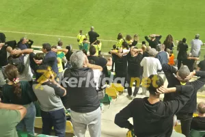 Κρατούσαν τα κεφάλια τους...