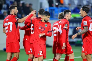 Ποστάρισμα... για ΑΠΟΕΛ με: "Eternal Derby"