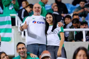 ΦΩΤΟΡΕΠΟΡΤΑΖ από τις κερκίδες στο Ομόνοια - ΑΠΟΕΛ