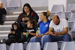 ΦΩΤΟΣ από τις κερκίδες στο Απόλλων - ΑΕΚ