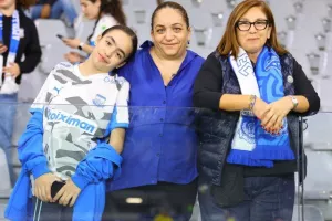 ΦΩΤΟΣ από τις κερκίδες στο Απόλλων - ΑΕΚ