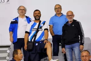 ΦΩΤΟΣ από τις κερκίδες στο Απόλλων - ΑΕΚ