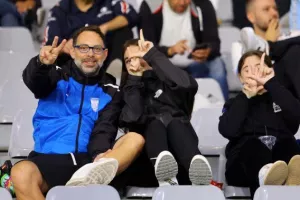 ΦΩΤΟΣ από τις κερκίδες στο Απόλλων - ΑΕΚ