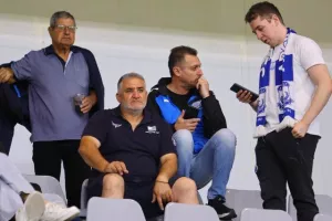 ΦΩΤΟΣ από τις κερκίδες στο Απόλλων - ΑΕΚ