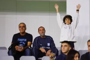 ΦΩΤΟΣ από τις κερκίδες στο Απόλλων - ΑΕΚ