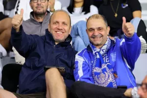 ΦΩΤΟΣ από τις κερκίδες στο Απόλλων - ΑΕΚ