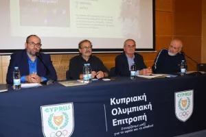 "Με τους θεούς του Ολύμπου" (Φώτος)