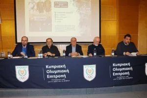 "Με τους θεούς του Ολύμπου" (Φώτος)