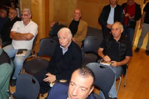 "Με τους θεούς του Ολύμπου" (Φώτος)