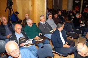 "Με τους θεούς του Ολύμπου" (Φώτος)