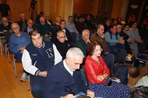 "Με τους θεούς του Ολύμπου" (Φώτος)