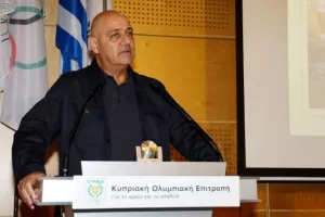 "Με τους θεούς του Ολύμπου" (Φώτος)