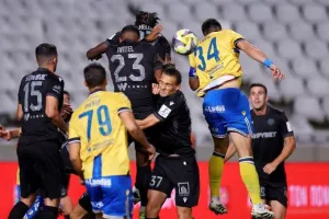 ΑΠΟΕΛ - ΑΕΛ: Ανατροπή και σπουδαίο διπλό με Μακρή στο 90+6'!