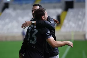 ΑΠΟΕΛ - ΑΕΛ: Ανατροπή και σπουδαίο διπλό με Μακρή στο 90+6'!
