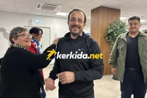 Γήπεδο... με χαμόγελα ο ΠτΔ!