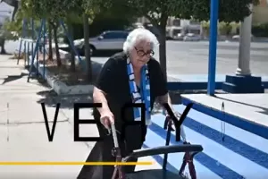 (Βίντεο) Με γιαγιά Φωτεινή και μήνυμα!