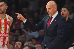 Σάσα Oμπράντοβιτς: «Όλοι είναι έτοιμοι ενόψει Ολυμπιακού εκτός από τον Νταβίντοβατς»