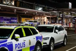 Σουηδία: Λεωφορείο έπεσε πάνω σε πεζούς στο κέντρο της Στοκχόλμης – Αναφορές για πολλούς νεκρούς