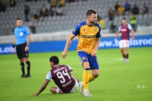 Στην εξίσωση ο Τομάλα