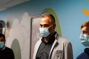 Ο Απόλλωνας δίπλα στα παιδάκια που νοσηλεύονται (βίντεο/φώτος)