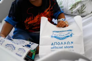 Ο Απόλλωνας δίπλα στα παιδάκια που νοσηλεύονται (βίντεο/φώτος)