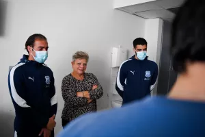 Ο Απόλλωνας δίπλα στα παιδάκια που νοσηλεύονται (βίντεο/φώτος)