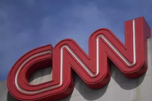 Τράμπ: To CNN πρέπει να είναι μέρος της συμφωνίας, ή να πουληθεί