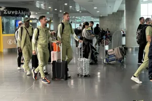 (ΦΩΤΟΣ Kerkida) Άφιξη αποστολής ΑΕΚ