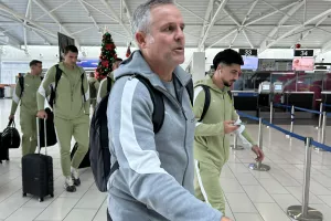 (ΦΩΤΟΣ Kerkida) Άφιξη αποστολής ΑΕΚ
