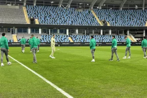 (Φώτος kerkida) Βόλτα των παικτών στο “Gamla Ullevi”