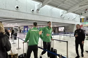 (Φώτος kerkida) Στο αεροδρόμιο η "πράσινη" αποστολή