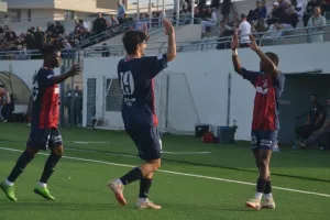 "Η Αγλαντζιά δεν είναι πόλη για να παίρνει στο γήπεδο 100 άτομα"