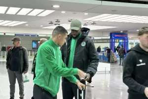 (Φώτος kerkida) Στο αεροδρόμιο η "πράσινη" αποστολή