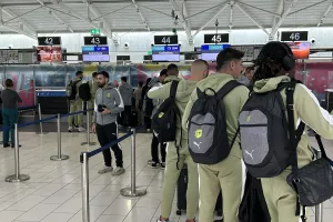 (ΦΩΤΟΣ Kerkida) Άφιξη αποστολής ΑΕΚ