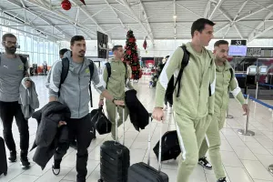 (ΦΩΤΟΣ Kerkida) Άφιξη αποστολής ΑΕΚ