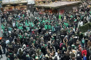 Πανικό... οι Ομονοιάτες στο κέντρο της Βιέννης (Φώτος/Βίντεο kerkida)