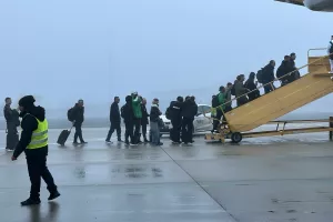 (Φώτος/Βίντεο kerkida) Επιβίβαση… εν μέσω ομίχλης