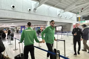 (Φώτος kerkida) Στο αεροδρόμιο η "πράσινη" αποστολή