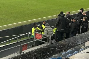 (Βίντεο-Φώτος kerkida) Εκπολό/Φανέλα και αγκαλιές με τους Σουηδούς