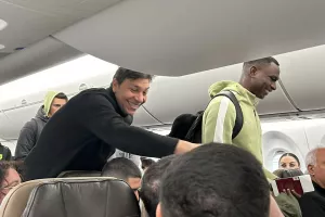 (Φώτος kerkida) Πέταξε... για επιστροφή
