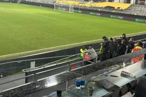 (Βίντεο-Φώτος kerkida) Εκπολό/Φανέλα και αγκαλιές με τους Σουηδούς