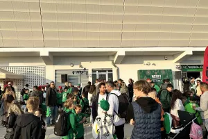 (Βίντεο-Φώτος kerkida) Χαμός... έξω από το "Αλφαμέγα"