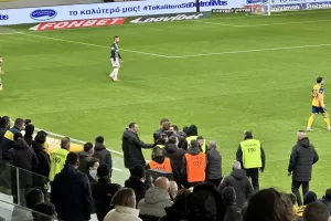 (Φώτος kerkida) Ένταση, ολιγόλεπτη διακοπή και... κόκκινη!