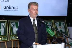 Ομόνοια/€500.000, δωρεά αυτοκίνητων και αλληλεγγύη (Φώτος)