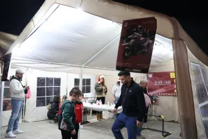Χάρισαν χαμόγελα στα παιδιά (Φώτος)