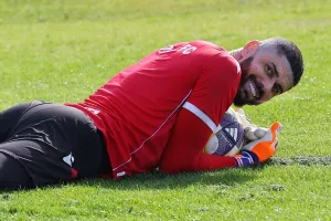 Θέλει να τα κάνει... 9!